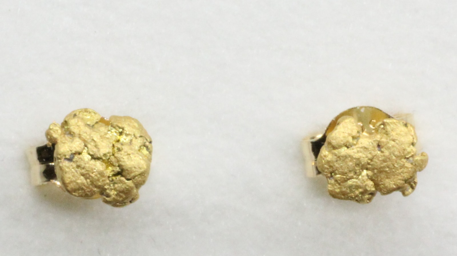 Kultahippu korvanapit 4-5mm Arctic Gold Lemmenjoki