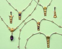 KULTAHIPPUKORUT Lemmenjoen puhdasta kultaa