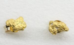 Kultahippu korvanapit 2kpl 5mm Arctic Gold Lemmenjoki