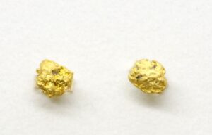 Kultahippu korvakoru napit(2kpl) 6mm Arctic Gold Lemmenjoki koru Alhonen