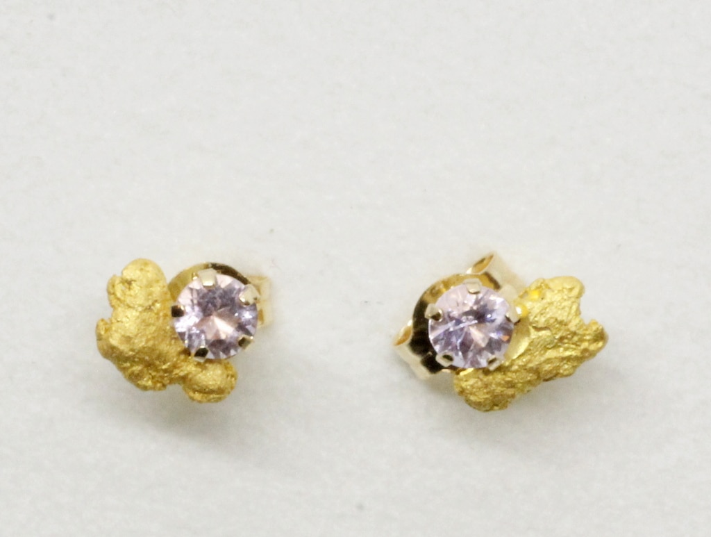 Ametistikorvanapit kultahippu 6mm Lemmenjokikoru Alhonen