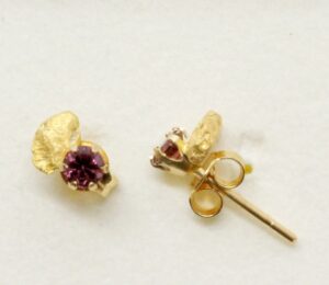 Granaatti korvanapit-kultahippu 5mm Lemmenjokikoru