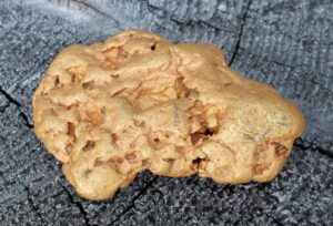 ISOT KULTAHIPUT ja KORUHIPUT