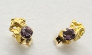 Ametistikorvanapit-kultahippu kultahippu 4x4mm Lemmenjokikoru