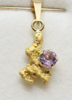 Ametisti Luosto kultahippu 7mm riipus Lemmenjoki