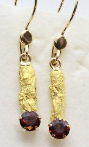 Granaattikorvariipukset-kultahiput 10mm Lemmenjokikoru