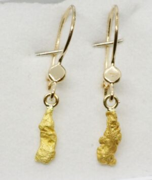 Korvakoruriipukset kultahiput noin 8mm Lemmenjokikoru Alhonen