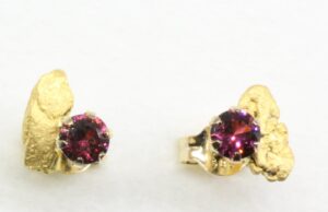 Granaattikorvanapit-kultahippu  6mm Lemmenjokikoru