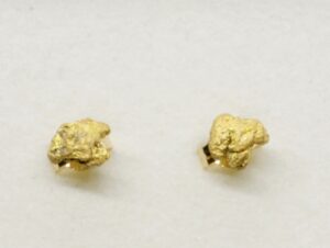 Kultahippu korvakoru napit 5mm  Lemmenjoki koru Alhonen