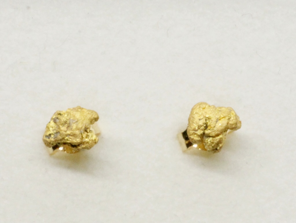 Kultahippu korvakoru napit 5mm Lemmenjoki koru Alhonen