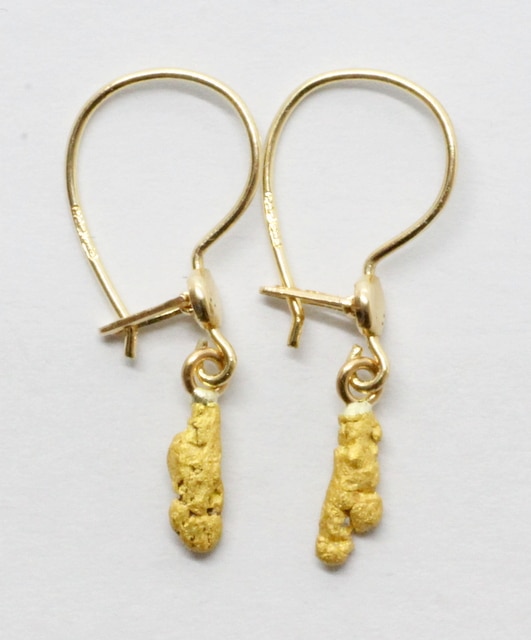 Korvakoruriipukset kultahippu 6mm Lemmenjokikoru